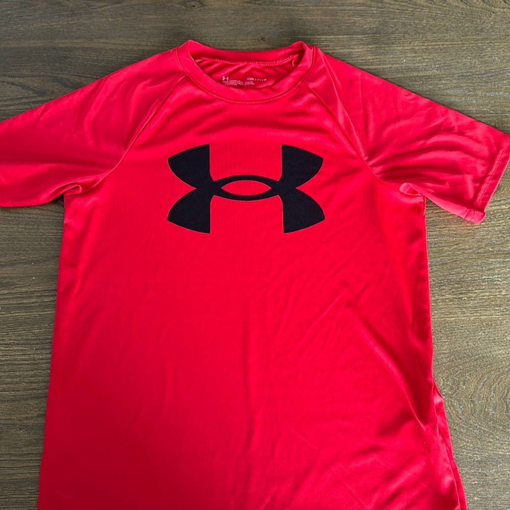 Boys Under Amour Tee Shirts. All size YM (except for the blue which is a YL) EUC